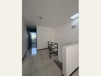Distribuidor de planta alta · Casa en Terranova (renta)