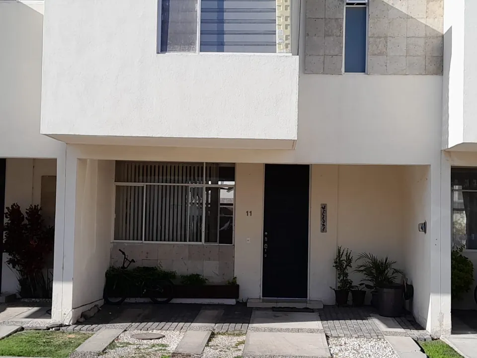 Fachada · Casa en Terranova (venta)